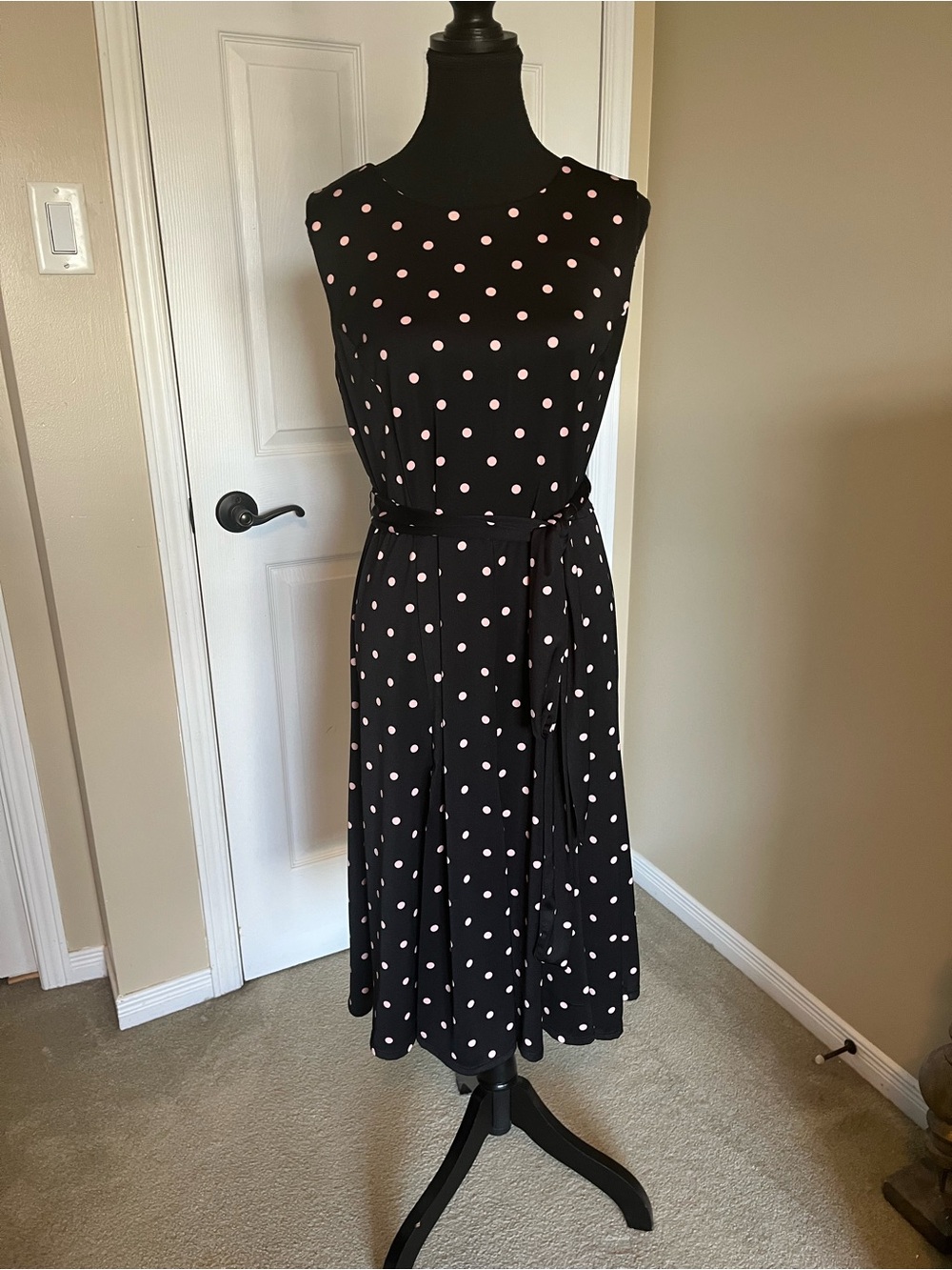 Sleeveless Black Dress with Pink Polka Dots and Waist Tie, size L